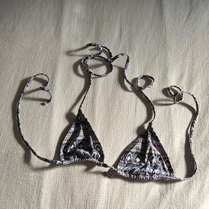 tigerlilly size 6 bikini top